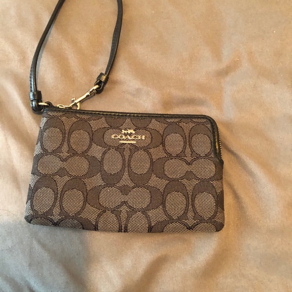 Coach wristlet - Picture 2 of 2
